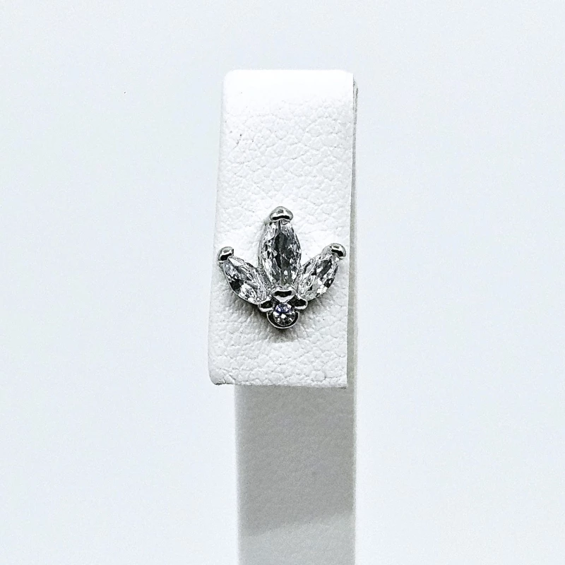 Sidabrinis auskaras su cirkonio akmenimis SSP023