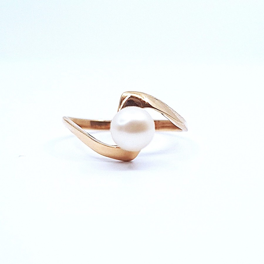 Auksinis žiedas su perlu Z0173